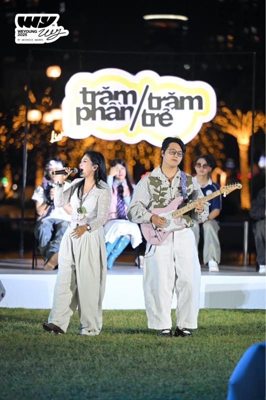 Trăm Phần Trăm Trẻ Live Session: Bữa tiệc âm nhạc khiến Gen Z đứng ngồi không yên, càng nghe càng “dính”- Ảnh 8.