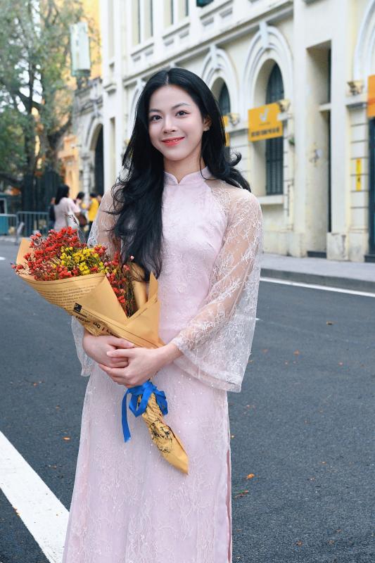Ngày Tết mê mẩn ngắm Kim Anh - “Nữ thần biết bay” 19 tuổi gây sốt Đông Nam Á, visual "thua hoa hậu mỗi vương miện"- Ảnh 9. Ngày Tết gặp Kim Anh - “Nữ thần biết bay” 19 tuổi gây sốt Đông Nam Á, visual