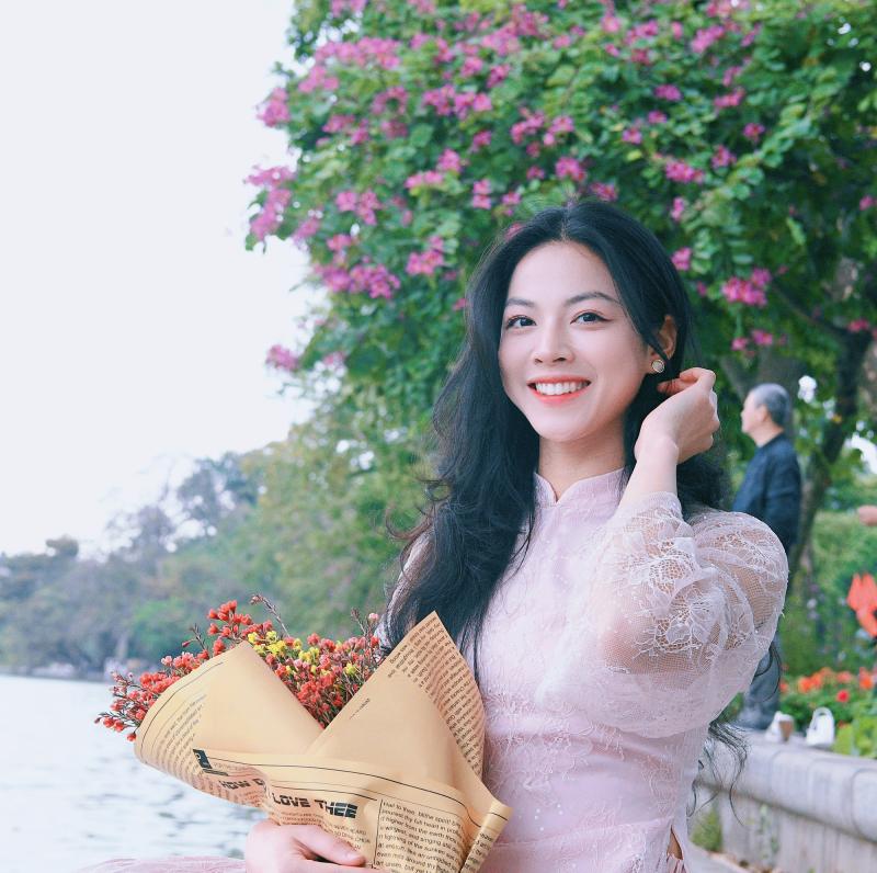 Ngày Tết mê mẩn ngắm Kim Anh - “Nữ thần biết bay” 19 tuổi gây sốt Đông Nam Á, visual "thua hoa hậu mỗi vương miện"- Ảnh 1. Ngày Tết gặp Kim Anh - “Nữ thần biết bay” 19 tuổi gây sốt Đông Nam Á, visual