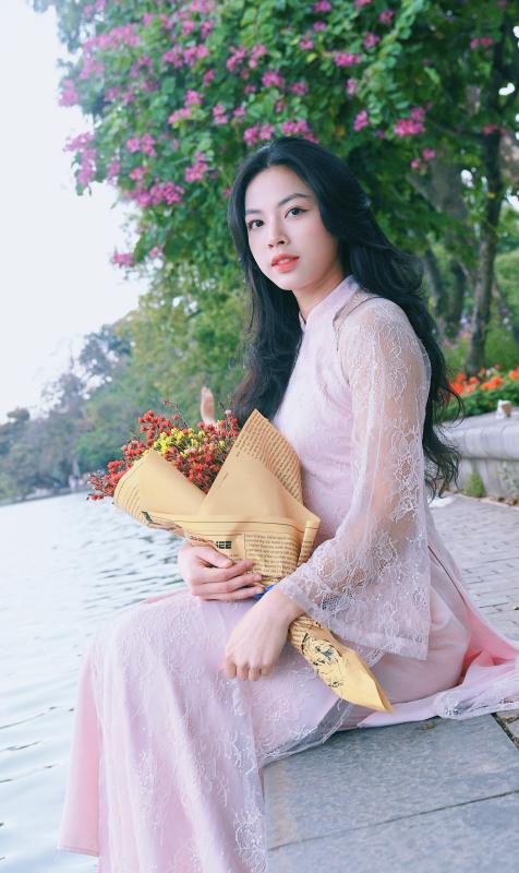 Ngày Tết mê mẩn ngắm Kim Anh - “Nữ thần biết bay” 19 tuổi gây sốt Đông Nam Á, visual "thua hoa hậu mỗi vương miện"- Ảnh 4. Ngày Tết gặp Kim Anh - “Nữ thần biết bay” 19 tuổi gây sốt Đông Nam Á, visual