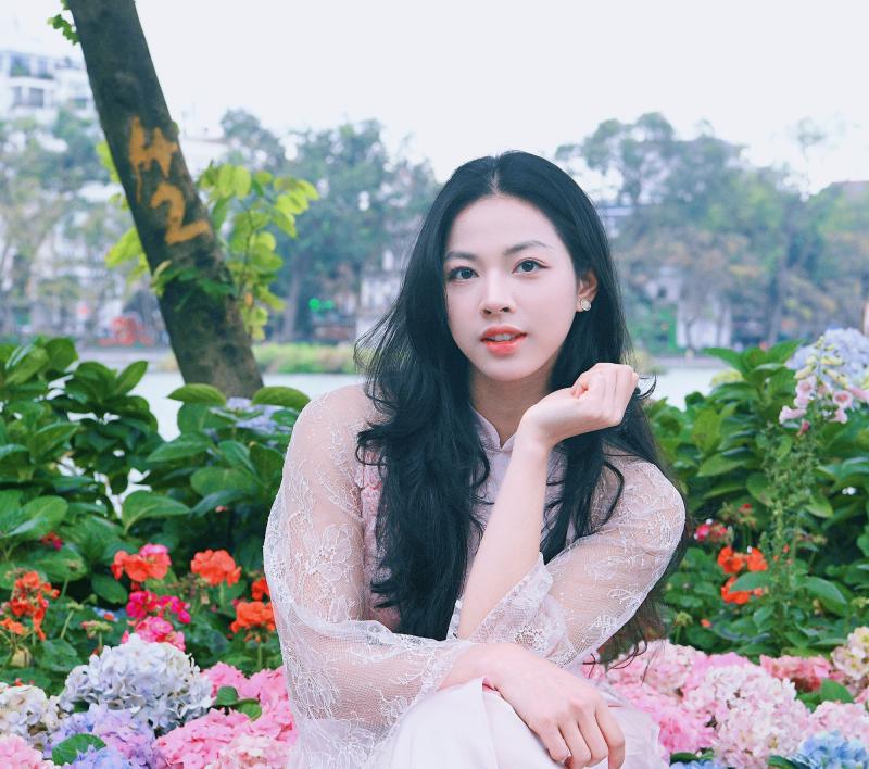 Ngày Tết mê mẩn ngắm Kim Anh - “Nữ thần biết bay” 19 tuổi gây sốt Đông Nam Á, visual "thua hoa hậu mỗi vương miện"- Ảnh 7. Ngày Tết gặp Kim Anh - “Nữ thần biết bay” 19 tuổi gây sốt Đông Nam Á, visual