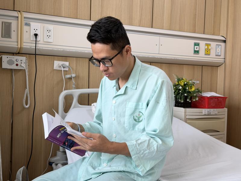 Bác sĩ trẻ suy thận giai đoạn cuối: Điều kỳ diệu đã xuất hiện- Ảnh 2.