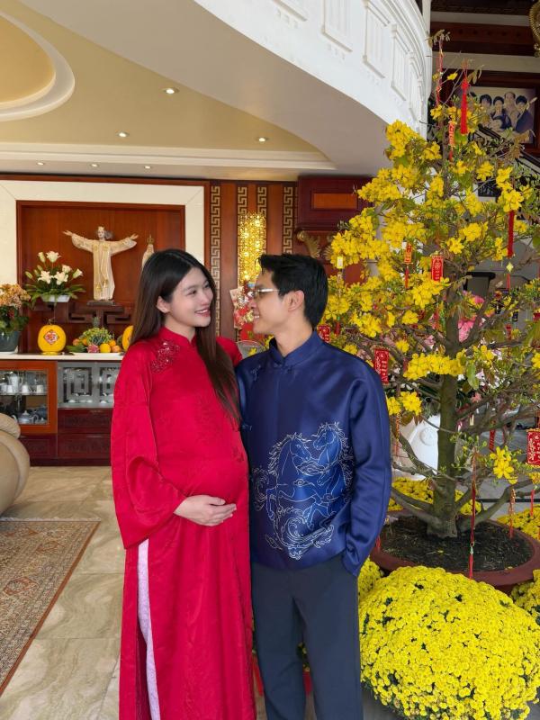 "Vũ trụ cẩu lương" ngày mùng 1 Tết: Vợ chồng Trấn Thành, Đỗ Hà tình tứ, 1 đôi công khai tình cảm?- Ảnh 13.