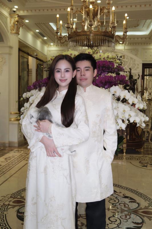 "Vũ trụ cẩu lương" ngày mùng 1 Tết: Vợ chồng Trấn Thành, Đỗ Hà tình tứ, 1 đôi công khai tình cảm?- Ảnh 9.