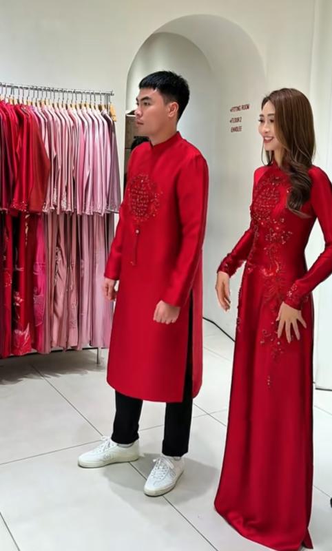 Lộ hình ảnh MC Huyền Trang Mù Tạt cùng tiền vệ Đức Huy diện áo dài xứng đôi cho lễ ăn hỏi hôm nay- Ảnh 4.