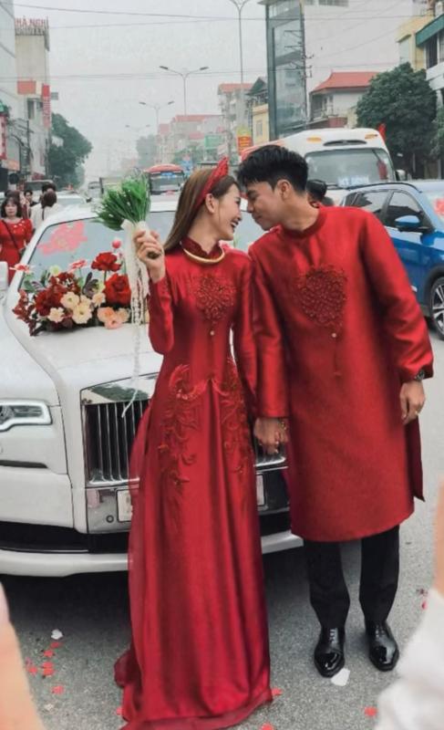 MC Huyền Trang vàng đeo trĩu tay nặng cổ ngày ăn hỏi Đức Huy, màn tương tác mẹ chồng nàng dâu mới gây chú ý- Ảnh 6.