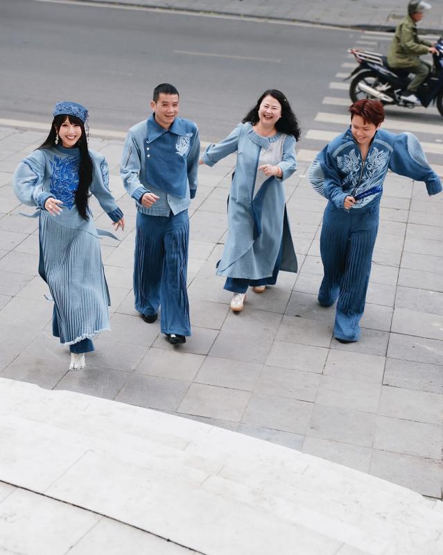 Gia đình mốt nhất Mùng 1 còn ai ngoài Quỳnh Anh Shyn: Gần 10 năm khiến dân mạng phát cuồng mỗi Tết- Ảnh 2.
