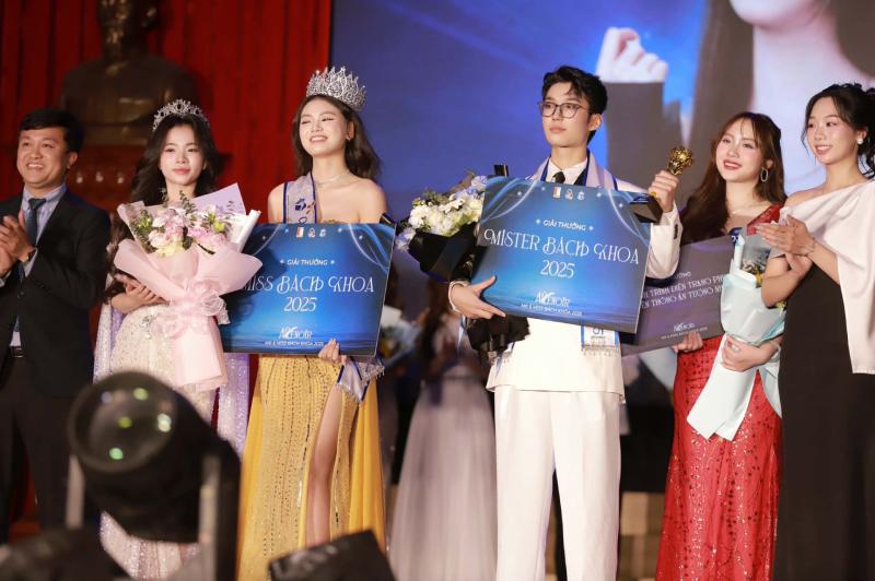 Gặp nam sinh vừa trở thành Nam vương của Bách khoa: Trai Toán - Tin đẹp trai đa tài!- Ảnh 1.
