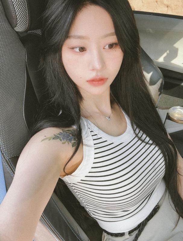 Nữ pháp sư Gen Z đang khiến cả cõi mạng phải ồn: Mẹ 1 con nhưng body không thua gì idol- Ảnh 6.