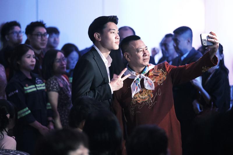 Đình Bắc gây sốt với nhan sắc vạn người mê, hot rần rần ở WeChoice Awards nhưng bị soi ra điểm chung 