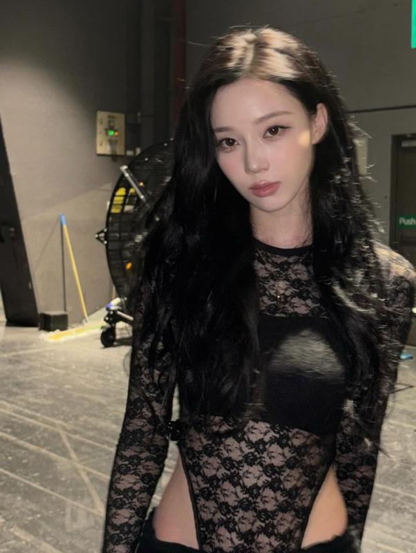 Màn đụng độ nghẹt thở giữa Jennie và 2 gái xinh Kpop: Định nghĩa lại khái niệm sexy là gì!- Ảnh 7.