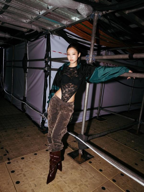 Màn đụng độ nghẹt thở giữa Jennie và 2 gái xinh Kpop: Định nghĩa lại khái niệm sexy là gì!- Ảnh 2.