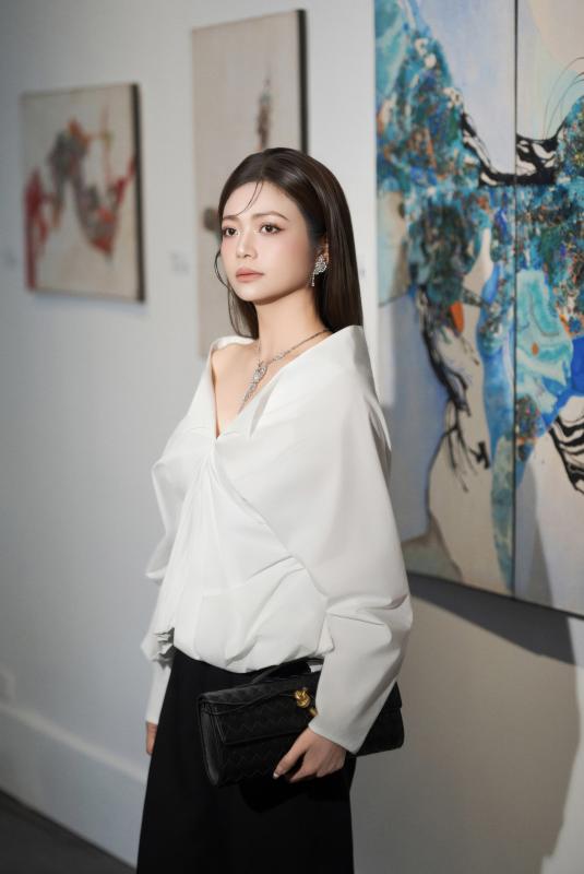 Kiều Anh và những thước lụa kể câu chuyện của một người phụ nữ đủ "chín"- Ảnh 5.