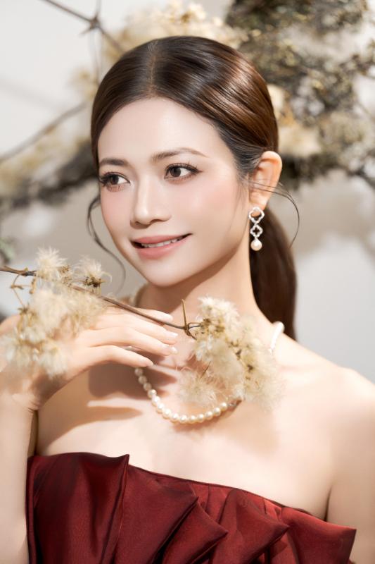 Kiều Anh và những thước lụa kể câu chuyện của một người phụ nữ đủ "chín"- Ảnh 2.
