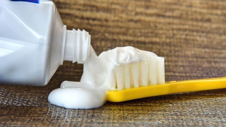 Cho kem đánh răng vào máy giặt có tác dụng gì?- Ảnh 2.