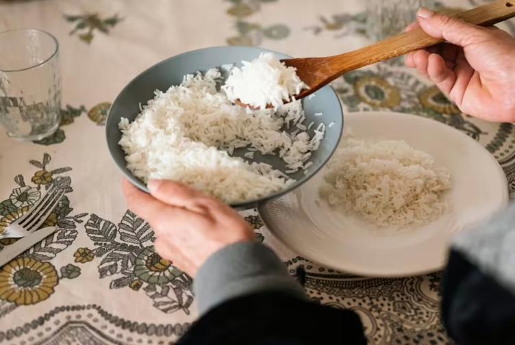 Người mắc đái tháo đường type 1 chia sẻ 3 cách "xử lý" cơm giúp hạn chế tăng đường huyết- Ảnh 1.