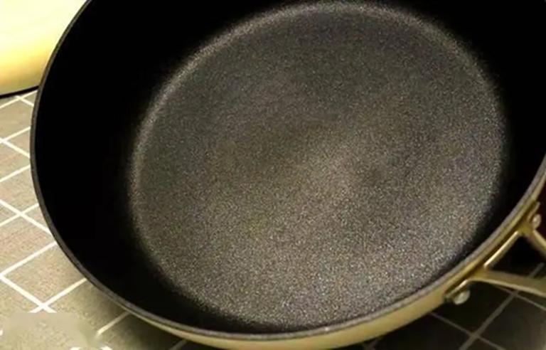 4 đồ dùng nhà bếp nên dừng dùng ngay: Bác sĩ cảnh báo nguy cơ nằm trong ''danh sách gây ung thư'', hầu như nhà nào cũng có- Ảnh 2.