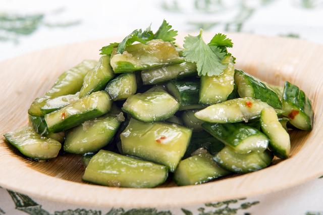 Người đàn ông hết gan nhiễm mỡ sau 2 tháng nhờ ăn 1 loại rau? Bác sĩ tiết lộ 5 lợi ích, giảm nguy cơ tim mạch tới 40%- Ảnh 2.