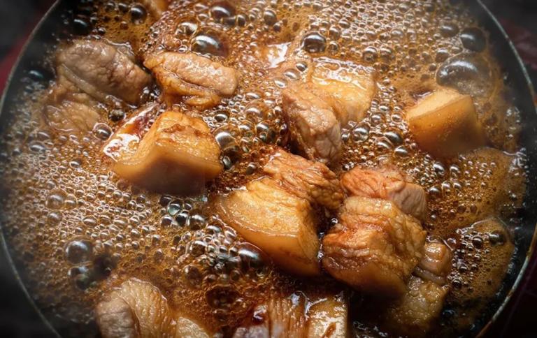 Nồi thịt nổi bọt là “tinh hoa dinh dưỡng” hay chất bẩn? Có nên hớt bỏ?- Ảnh 3.