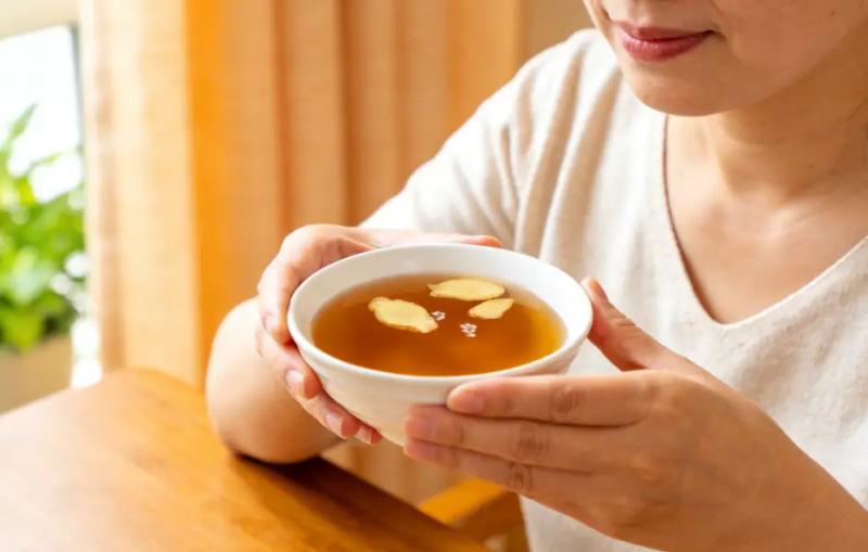 2 năm nấu ăn gì cũng cho gừng, người phụ nữ 53 tuổi sau tái khám, bác sĩ ngạc nhiên hỏi "Chị đã làm gì?"- Ảnh 1.