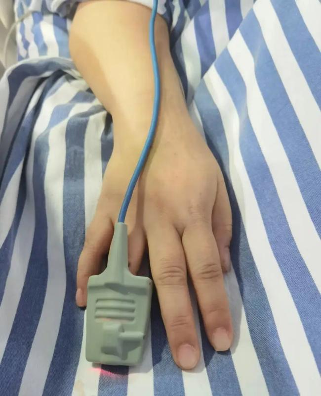 Cô gái 28 tuổi bị ngưng tim, bất ngờ khi thợ làm móng được gọi đến Cô gái 28 tuổi bị ngưng tim, bất ngờ khi thợ làm móng được gọi đến