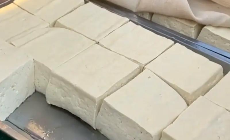 Ra chợ mua đậu phụ, gặp 3 loại này ngon, rẻ mấy cũng đừng mua, ít chất dinh dưỡng lại đầu độc sức khỏe- Ảnh 1.