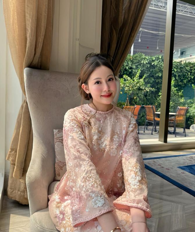 Đây đích thị là chiếc áo dài được sao Việt "sủng" nhất: Hoàng Thuỳ Linh mỗi mùng 1 màu, nhiều mỹ nữ đụng hàng- Ảnh 20.