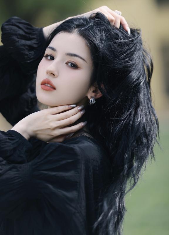 4 mỹ nhân Tân Cương nhắc tên biết liền da trắng mịn phát sáng thành thương hiệu: Bữa ăn hàng ngày của họ không bao giờ thiếu món này- Ảnh 6.