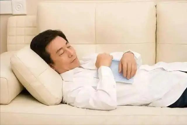 Cuộc sống bao lâu, chỉ cần nhìn vào giấc ngủ trưa: Những người có tuổi thọ cao thường nắm được 7 điều quan trọng của giấc ngủ trưa- Ảnh 1.