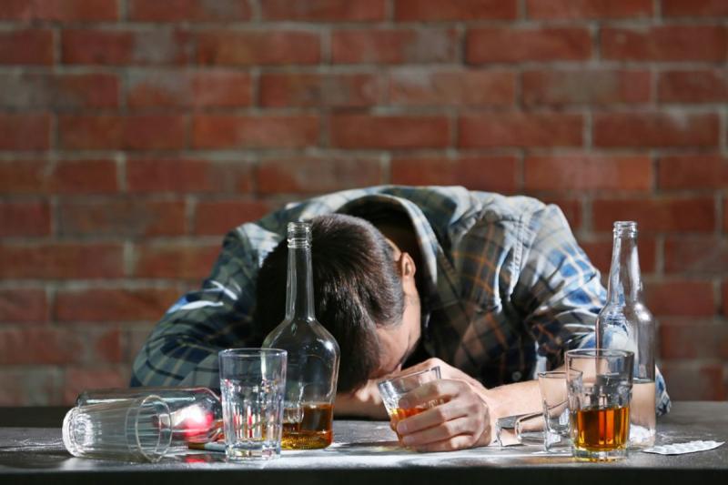 Người đàn ông 16 tuổi tử vong đột ngột sau bữa ăn, nguyên nhân từ thức uống "cực độc" ít ai ngờ- Ảnh 1.