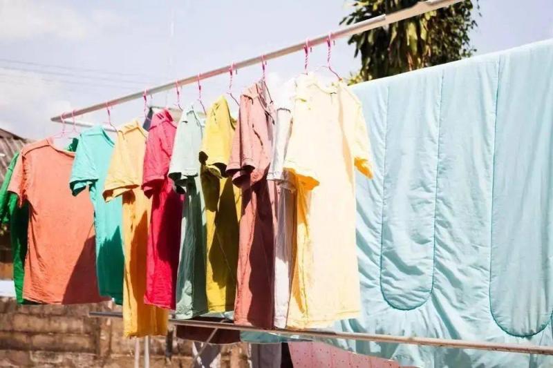 4 kiểu phơi quần áo “rước thêm bệnh” vào người mùa nồm ẩm, nhiều nhà rất dễ mắc phải- Ảnh 4.