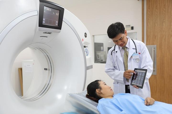 Hà Nội đón bác sĩ giỏi: Hỗ trợ tới 5,3 tỷ đồng, lo nhà ở, miễn học phí cho con- Ảnh 1.