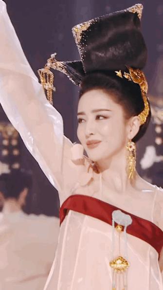 Mỹ nhân chiếm sóng show cuối năm: Đẹp như tiên nga giáng thế, ăn trọn điểm chuyên môn nhờ điệu múa trăm hoa đua nở- Ảnh 9.