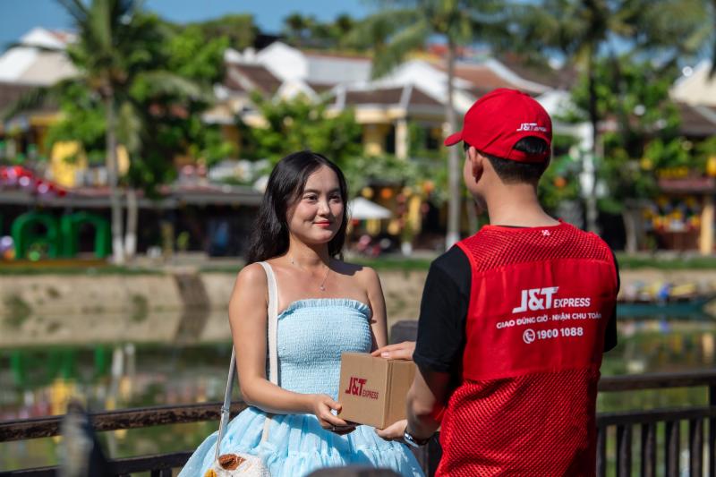 Valentine trong kỷ nguyên số: xa mặt nhưng không cách lòng chỉ với một "chạm"- Ảnh 1.