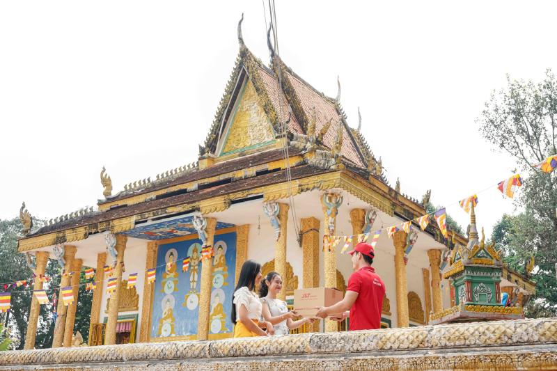 Valentine trong kỷ nguyên số: xa mặt nhưng không cách lòng chỉ với một "chạm"- Ảnh 2.