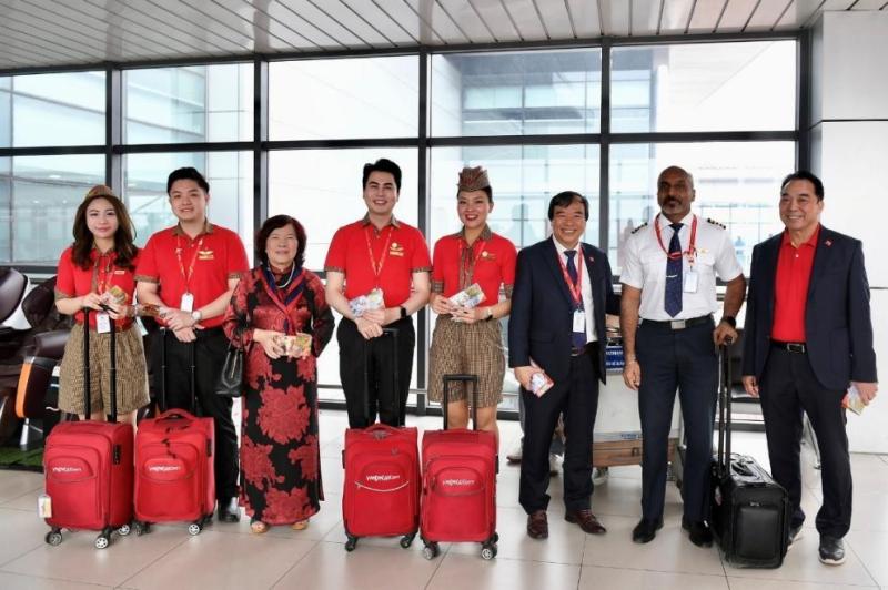 Ngày đầu xuân Bính Ngọ, những chuyến bay Vietjet mang theo lời chúc năm mới tốt lành- Ảnh 1.
