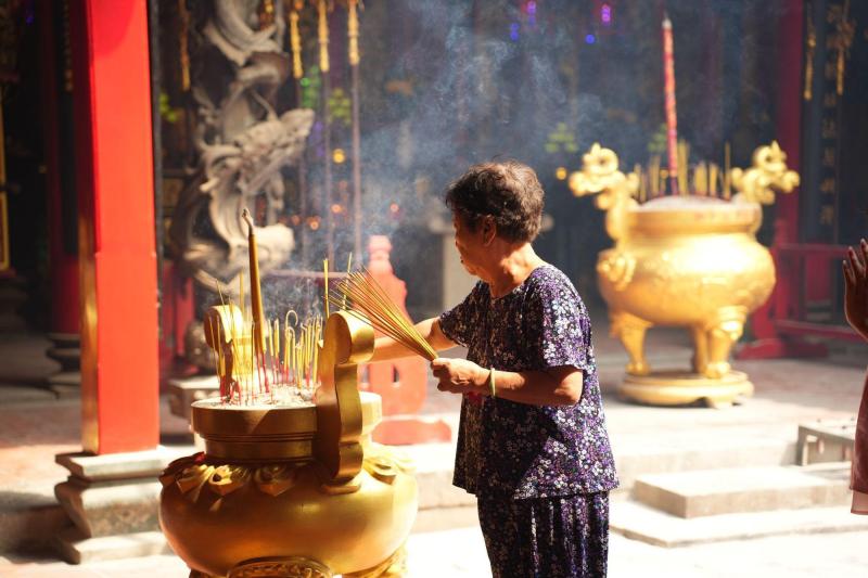 Chợ Lớn giáp Tết: Tìm phong vị cũ, check-in Phố Mai rực rỡ sắc xuân- Ảnh 2.