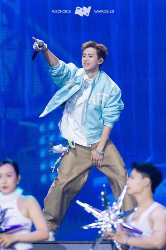Đội hình Anh Trai - Em Xinh hot nhất “phá đảo” Gala WeChoice Awards 2025: Hát hay nhảy đẹp, visual quá “peak”!- Ảnh 5.