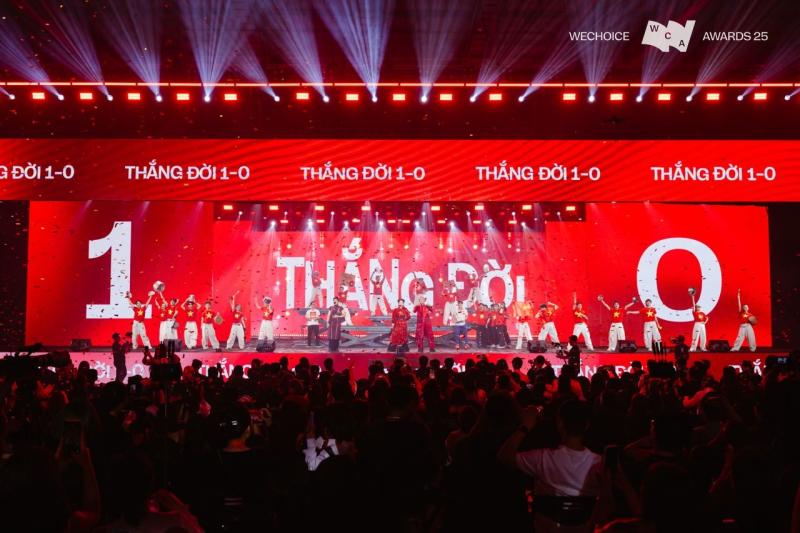 BLV Tạ Biên Cương làm thơ tại WeChoice Awards: 