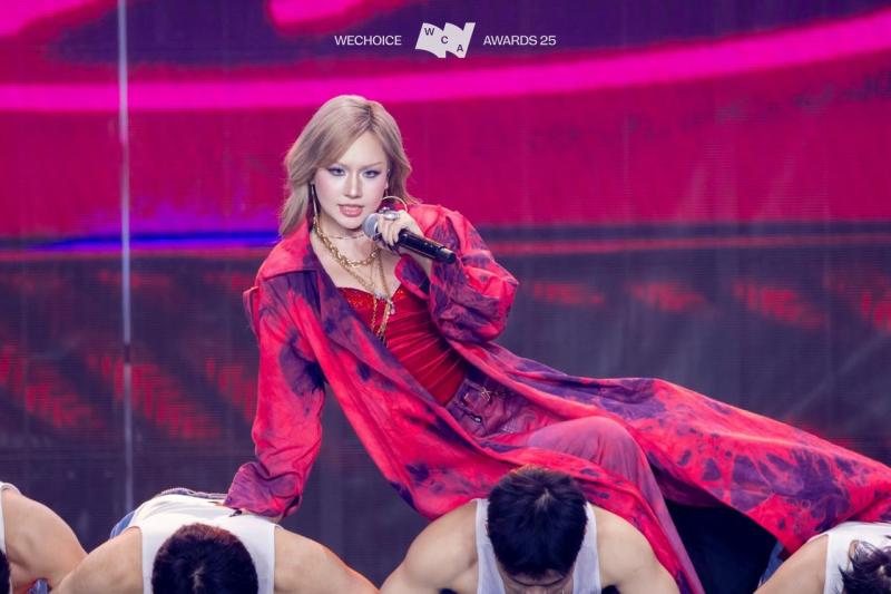 Đội hình Anh Trai - Em Xinh hot nhất “phá đảo” Gala WeChoice Awards 2025: Hát hay nhảy đẹp, visual quá “peak”!- Ảnh 9.