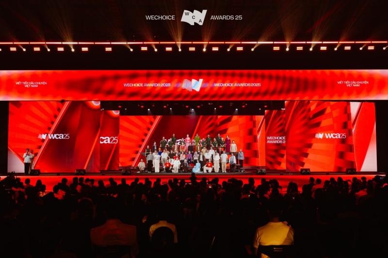 Huyền thoại Rock Hải Bột - Hoàng Dũng - Bùi Công Nam - buitruonglinh mở màn WeChoice Awards 2025 gây “nổi da gà” bằng niềm tự hào Việt Nam- Ảnh 4.