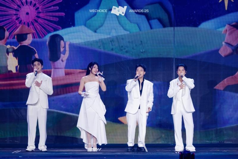 Sốc visual cặp song trùng đẹp nhất showbiz Việt, 3 giây góc nghiêng quét sạch cam thường- Ảnh 1.