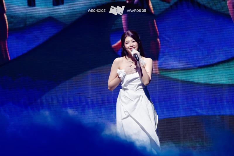Bùi Công Nam - Vương Bình - PiaLinh - Kai Đinh “lấy nước mắt” khán giả tại Gala WeChoice Awards 2025, vừa cất giọng là gây nghẹn ngào- Ảnh 2.
