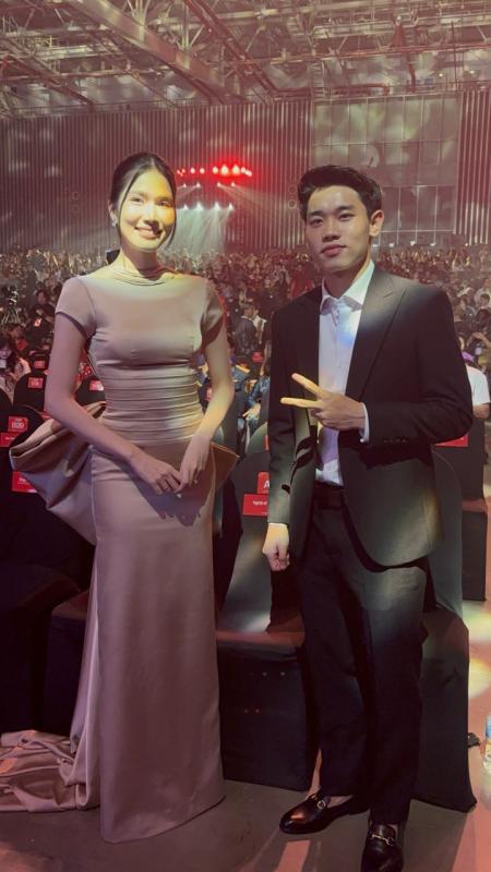 Gấp đôi visual: Đại uý Đào Văn Bình xin chụp ảnh cùng Đình Bắc, hotboy U23 Việt Nam cực hút fan tại WeChoice Awards 2025- Ảnh 4.