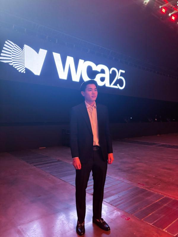 Tiểu mỹ nhân hot rần rần WeChoice Awards bỗng hóa fangirl thẹn thùng bên cạnh Đình Bắc- Ảnh 4.