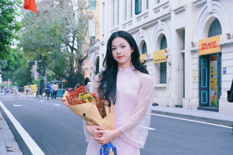 Ngày Tết mê mẩn ngắm Kim Anh - “Nữ thần biết bay” 19 tuổi gây sốt Đông Nam Á, visual "thua hoa hậu mỗi vương miện"- Ảnh 5. Ngày Tết gặp Kim Anh - “Nữ thần biết bay” 19 tuổi gây sốt Đông Nam Á, visual