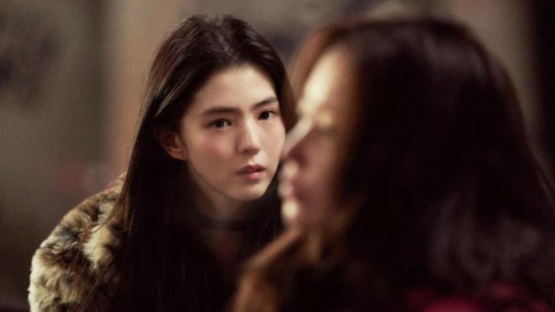 1 bộ phim bị chê lạm dụng cảnh nóng 18+ rẻ tiền để khỏa lấp nội dung rỗng tuếch- Ảnh 1.