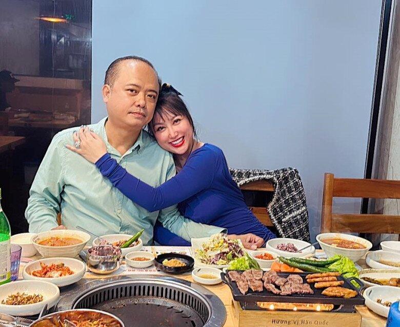 Đại gia miền Tây si mê mẹ đơn thân U55 là nghệ sĩ, Phó Viện trưởng- Ảnh 2.