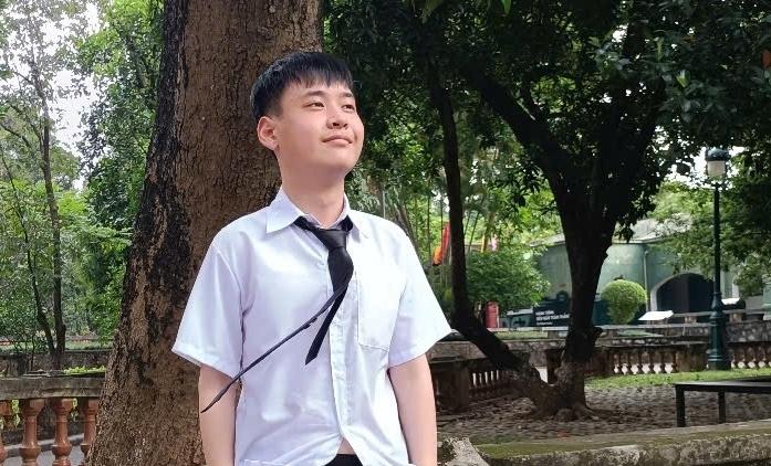 Cậu học trò mang trái tim ghép trở lại lớp học sau ba năm giành giật sự sống- Ảnh 1.