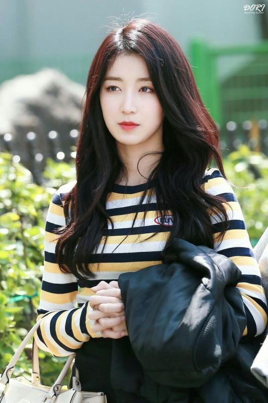 Nữ ca sĩ duy nhất từ bỏ showbiz làm tiếp viên hàng không, visual long lanh thoát tục HR không tuyển mới lạ- Ảnh 2.